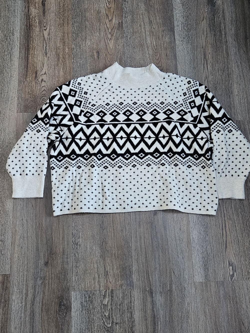 Soft knit sweater womens plus size 3XL Old Navy Black & White Geometric